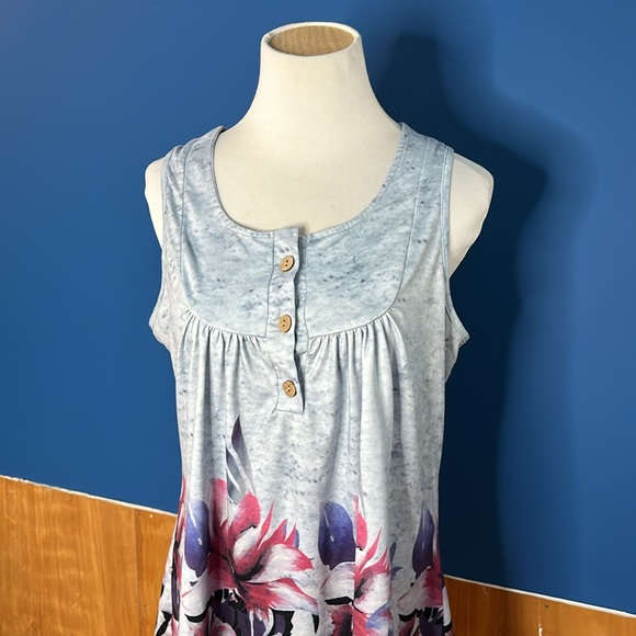 Cute tank top - Picture 5 of 8